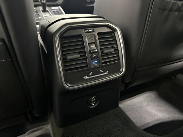 Used 2024 Porsche Macan AWD/4WD image 27