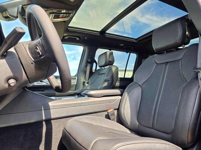 New 2026 Jeep Grand Wagoneer Limited AWD/4WD image 31