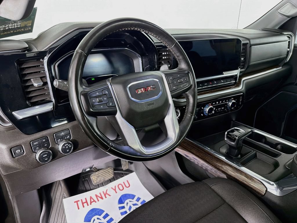 Used 2024 GMC Sierra 1500 Elevation w/ LPO, Elevation Black Package AWD/4WD image 9