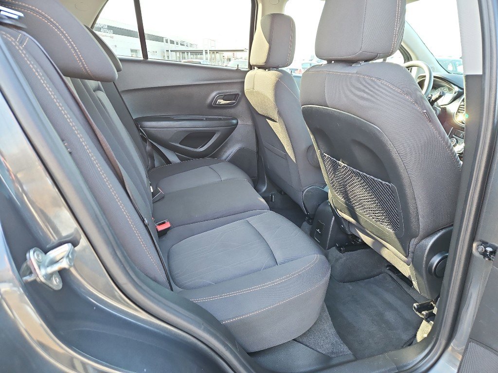 Used 2018 Chevrolet Trax LT image 17
