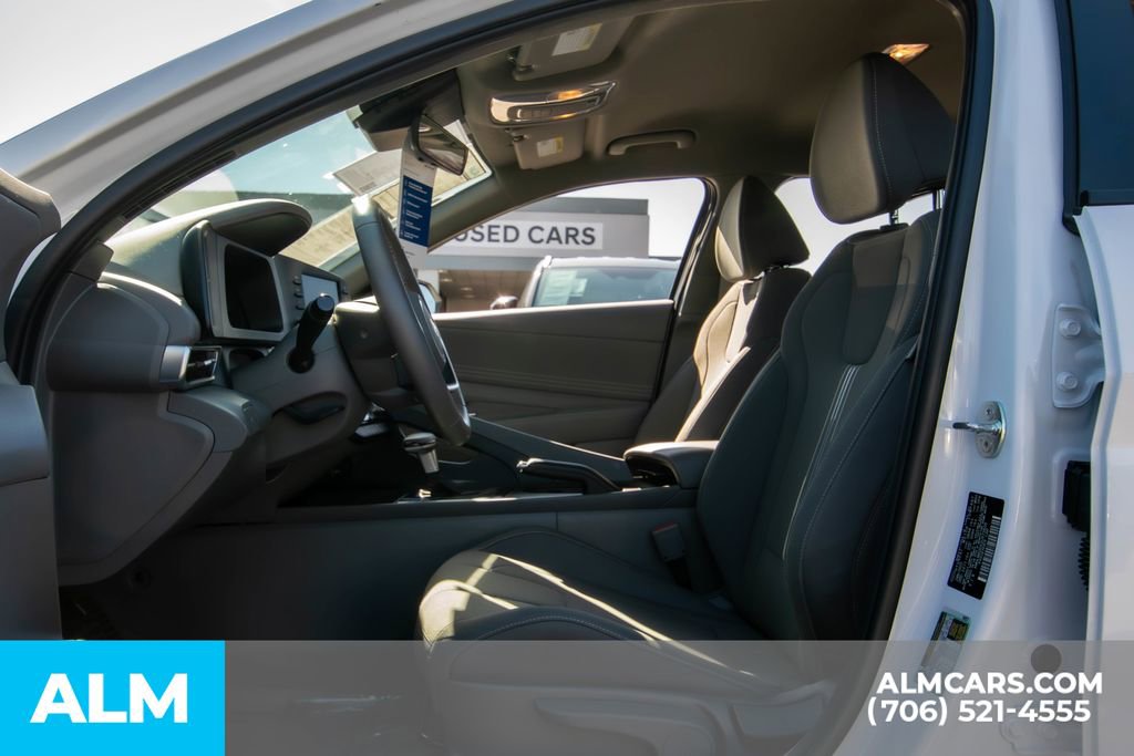 Certified 2025 Hyundai Elantra Sport image 9