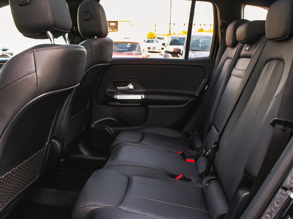 Used 2022 Mercedes-Benz GLB 250 4MATIC image 35