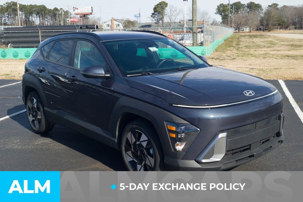 Used 2025 Hyundai Kona SEL image 4
