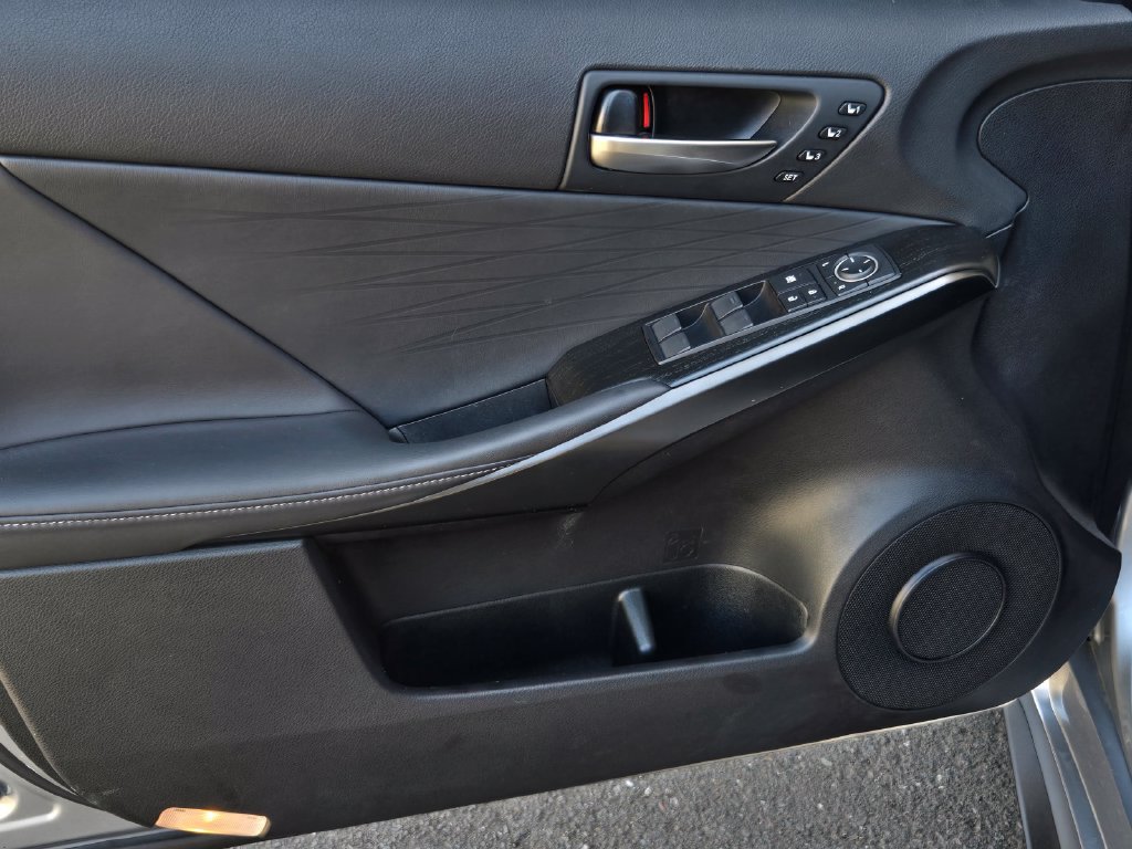 Used 2022 Lexus IS 300 AWD w/ Premium Package image 11