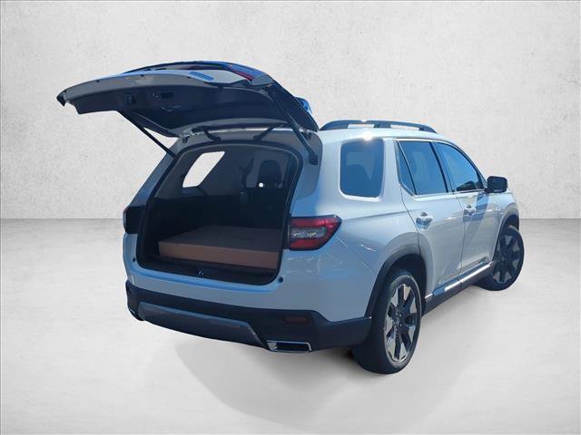 New 2026 Honda Pilot Touring image 2