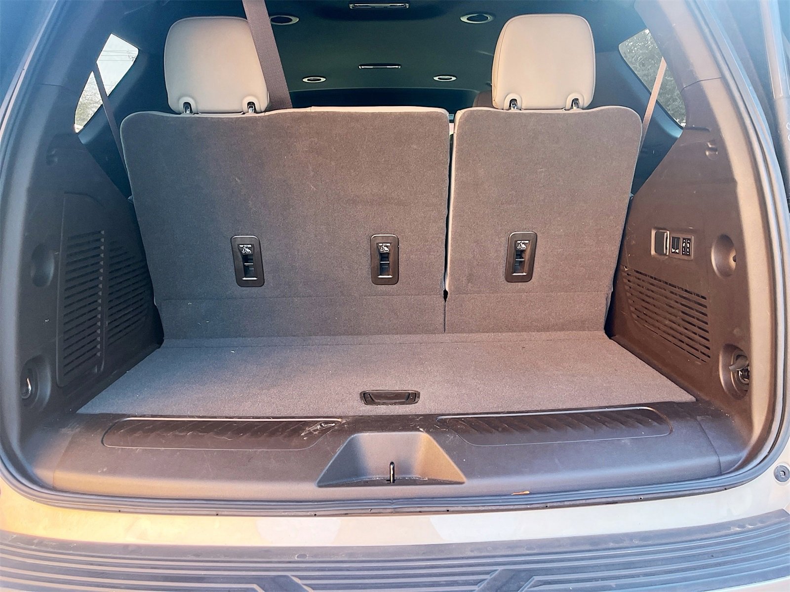 Used 2023 Chevrolet Tahoe LT w/ Luxury Package image 27