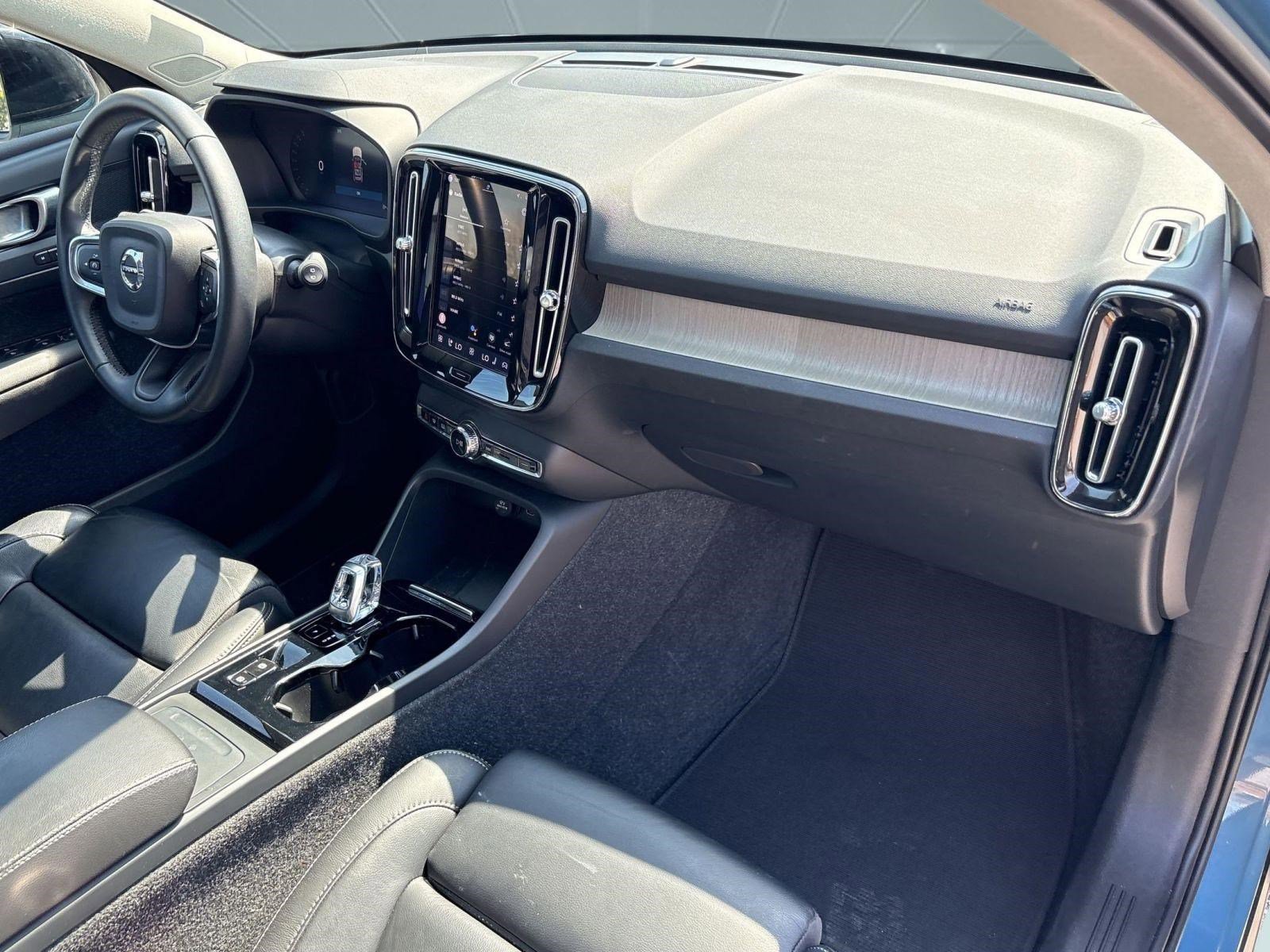 Certified 2023 Volvo XC40 B5 Plus w/ Driver Assist Package image 30