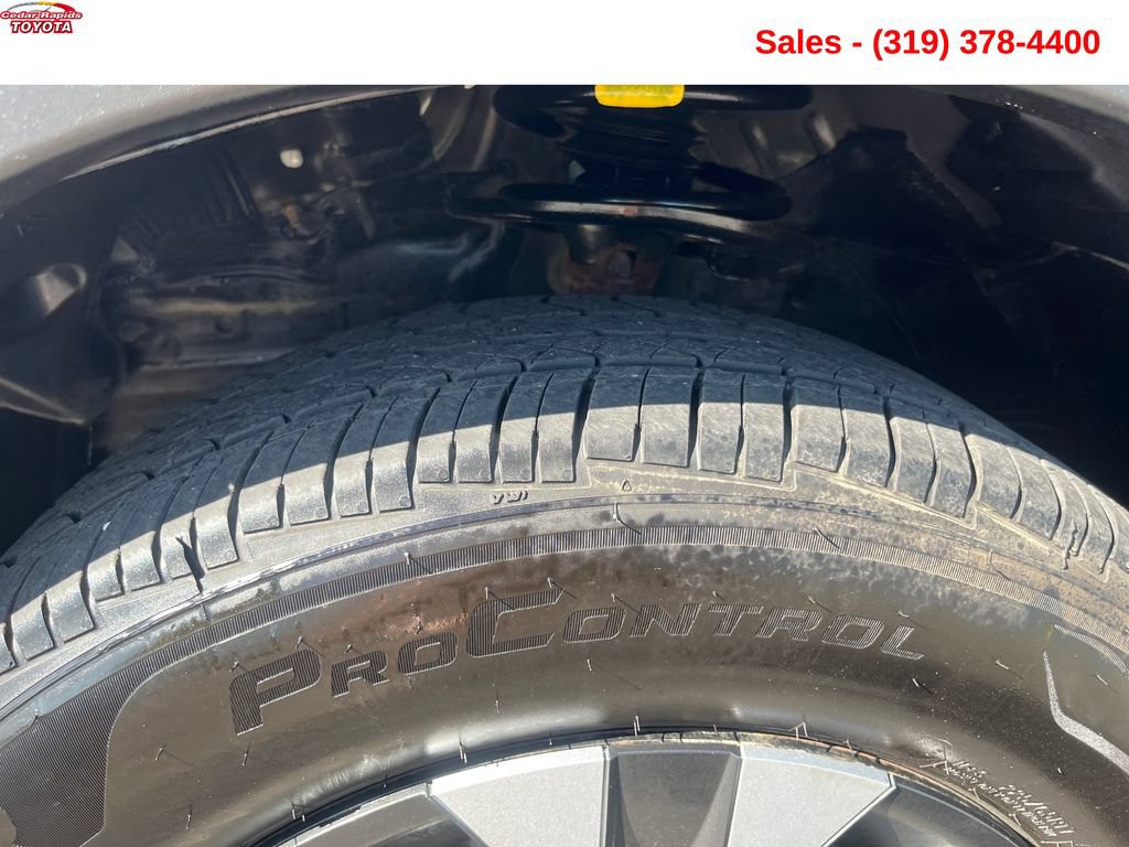 Used 2017 Toyota RAV4 LE w/ All Weather Liner Package AWD/4WD image 11