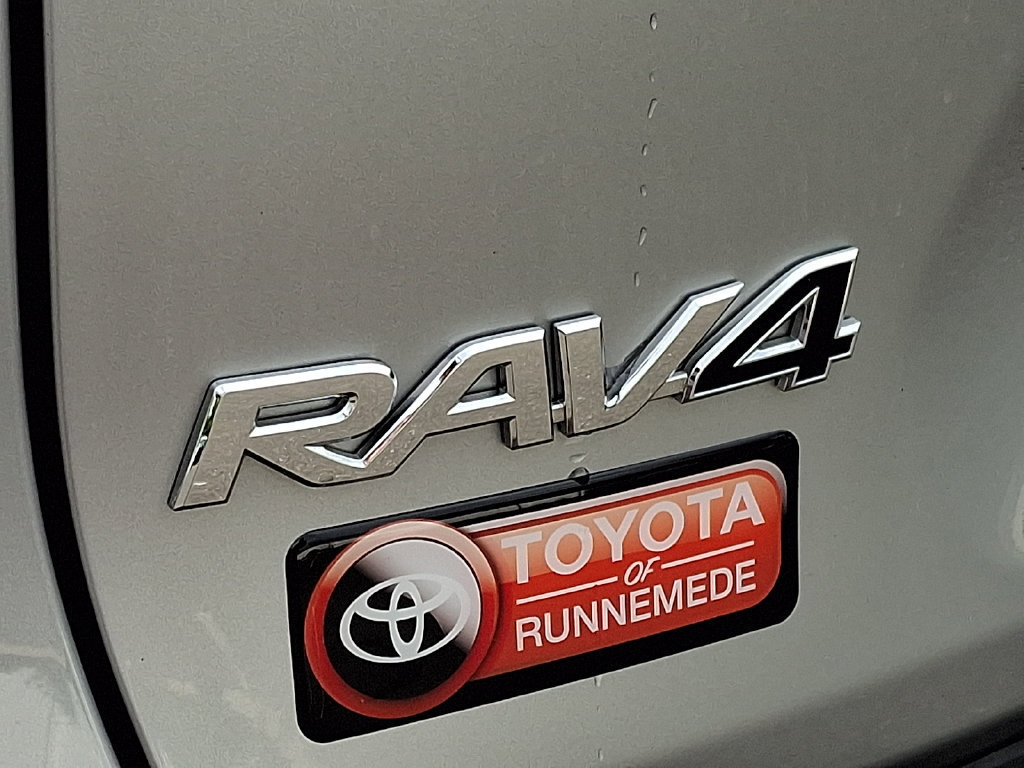 Certified 2025 Toyota RAV4 XLE AWD/4WD image 30