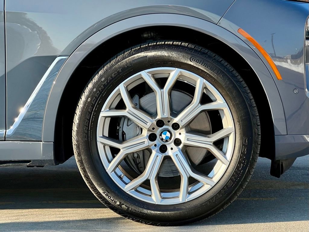 Used 2024 BMW X7 xDrive40i w/ Premium Package image 10