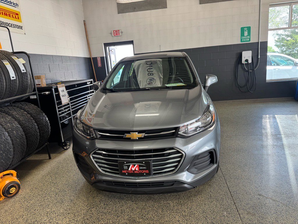 Used 2020 Chevrolet Trax LS w/ Tint and Cruise Package video 2