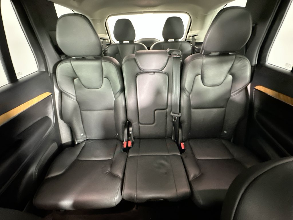 Used 2021 Volvo XC90 T6 Momentum w/ Climate Package AWD/4WD image 13