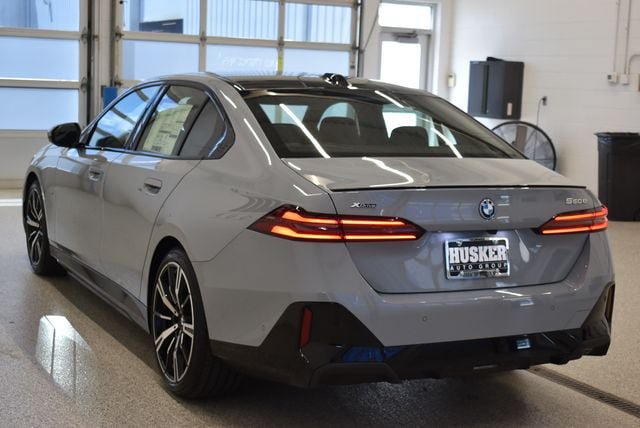New 2027 BMW 550e xDrive w/ Premium Package AWD/4WD image 10