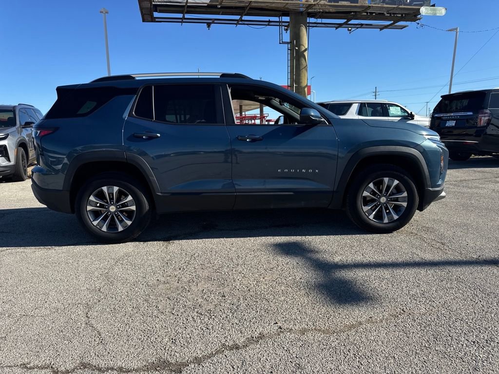 Used 2025 Chevrolet Equinox LT w/ Convenience Package II image 8
