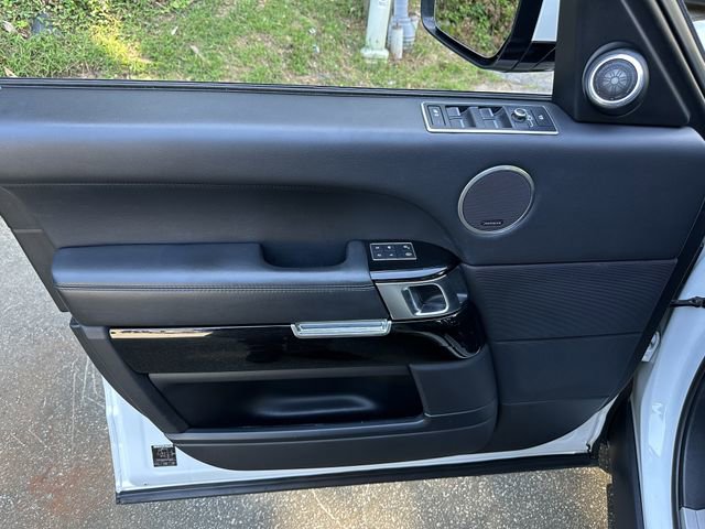 Used 2016 Land Rover Range Rover Supercharged image 12