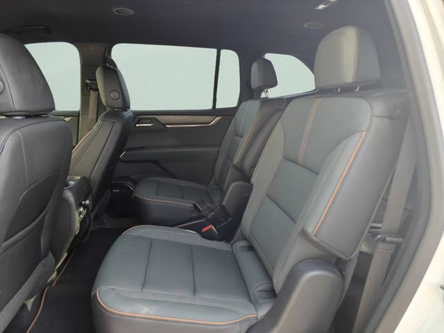 Used 2024 GMC Acadia AT4 w/ Luxury Package image 27