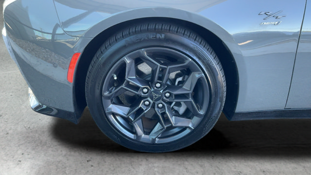 Used 2025 Dodge Charger Daytona R/T w/ Sun & Sound Package AWD/4WD image 26