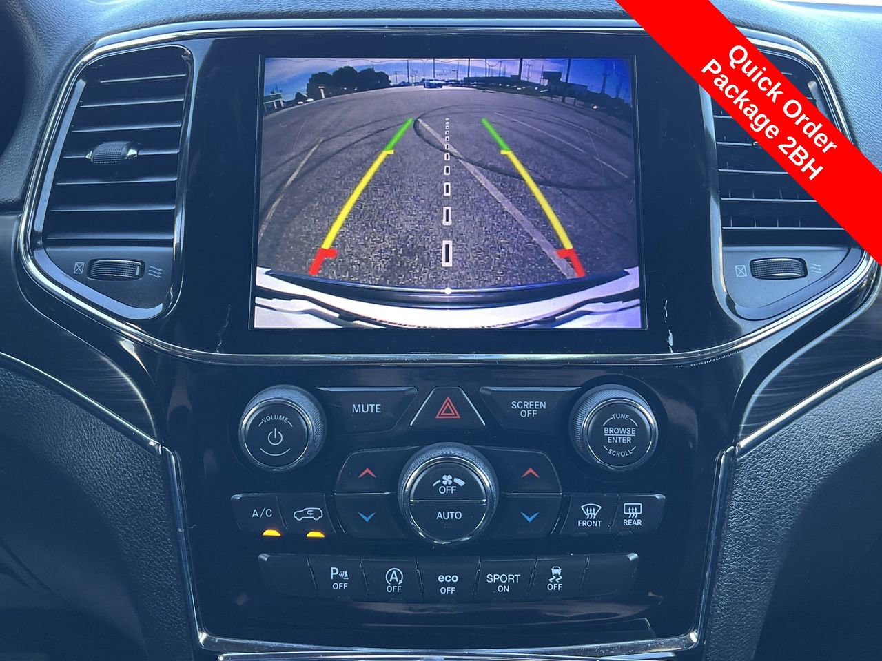 Used 2020 Jeep Grand Cherokee Limited image 6