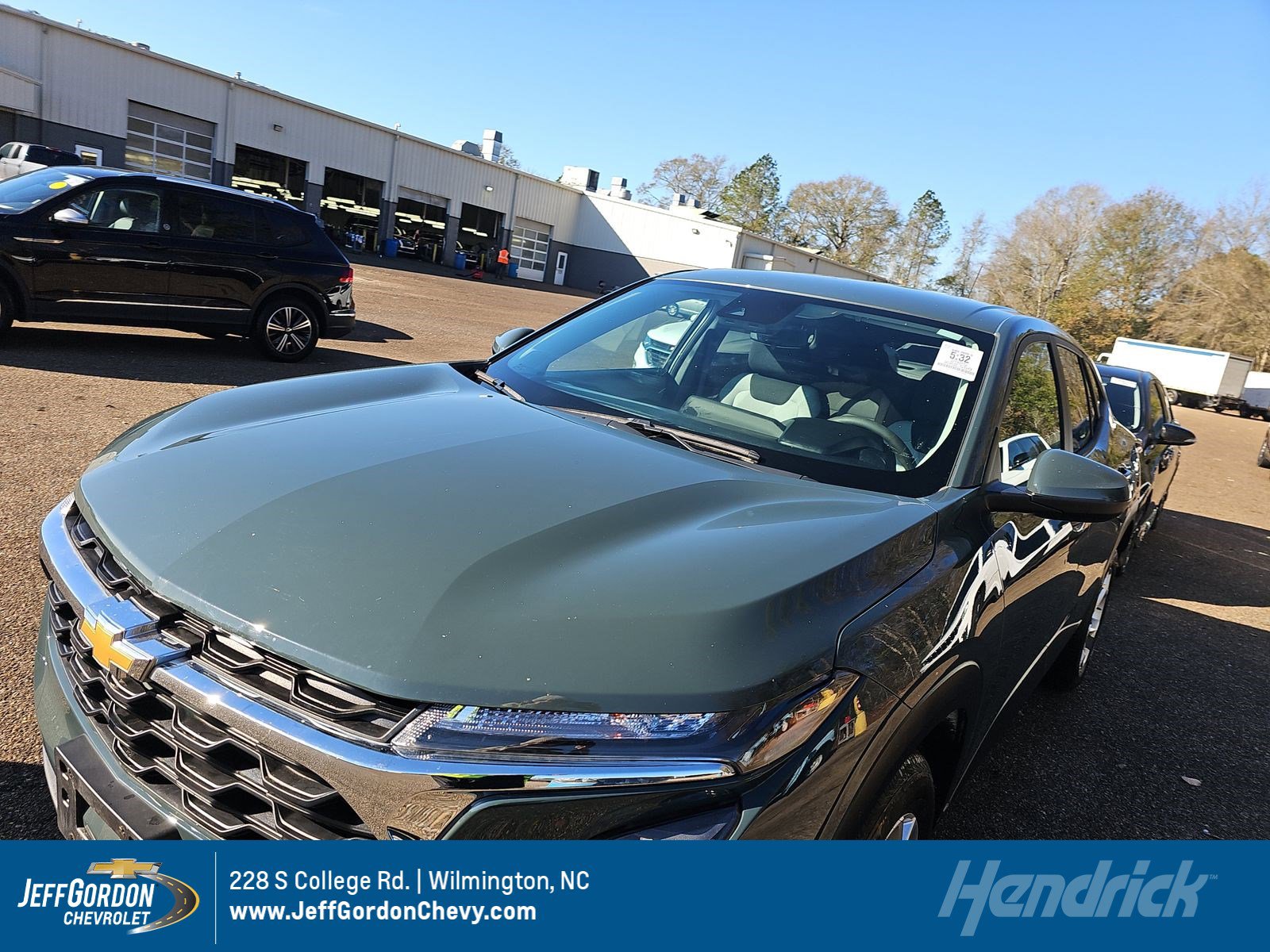 Used 2025 Chevrolet Trax LS w/ LS Convenience Package image 1