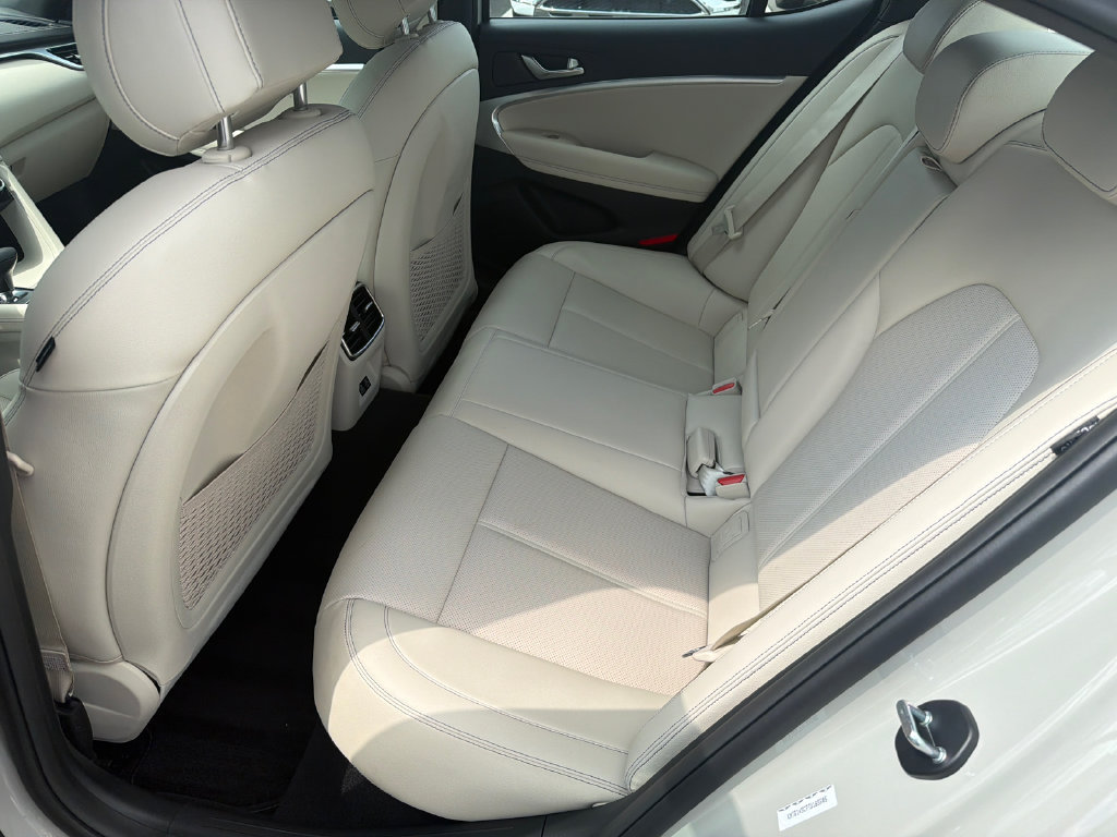 Used 2026 Genesis G70 2.5T RWD image 22