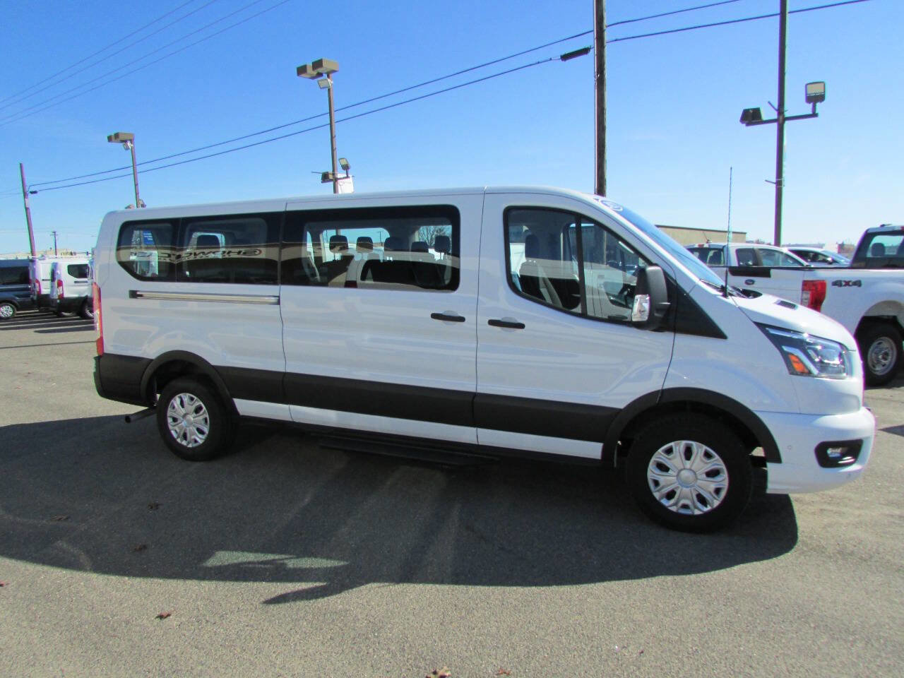 Used 2023 Ford Transit 350 XLT image 5