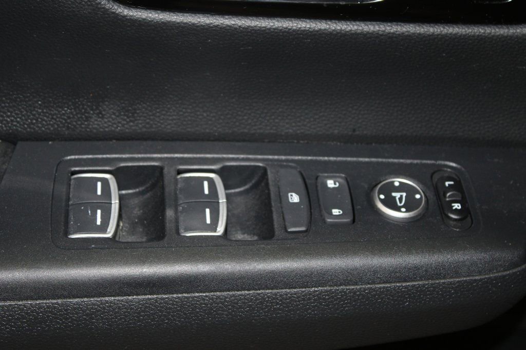 Used 2023 Honda CR-V EX-L image 9