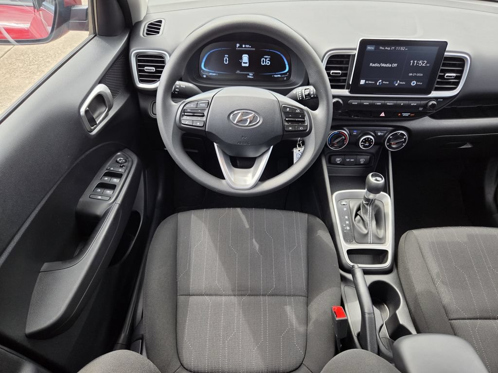 Used 2025 Hyundai Venue SE FWD image 13
