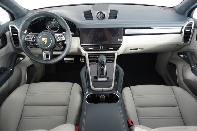 Used 2022 Porsche Cayenne Turbo AWD/4WD image 14