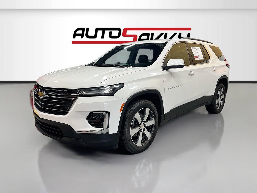 Used 2023 Chevrolet Traverse LT w/ LT Premium Package image 3
