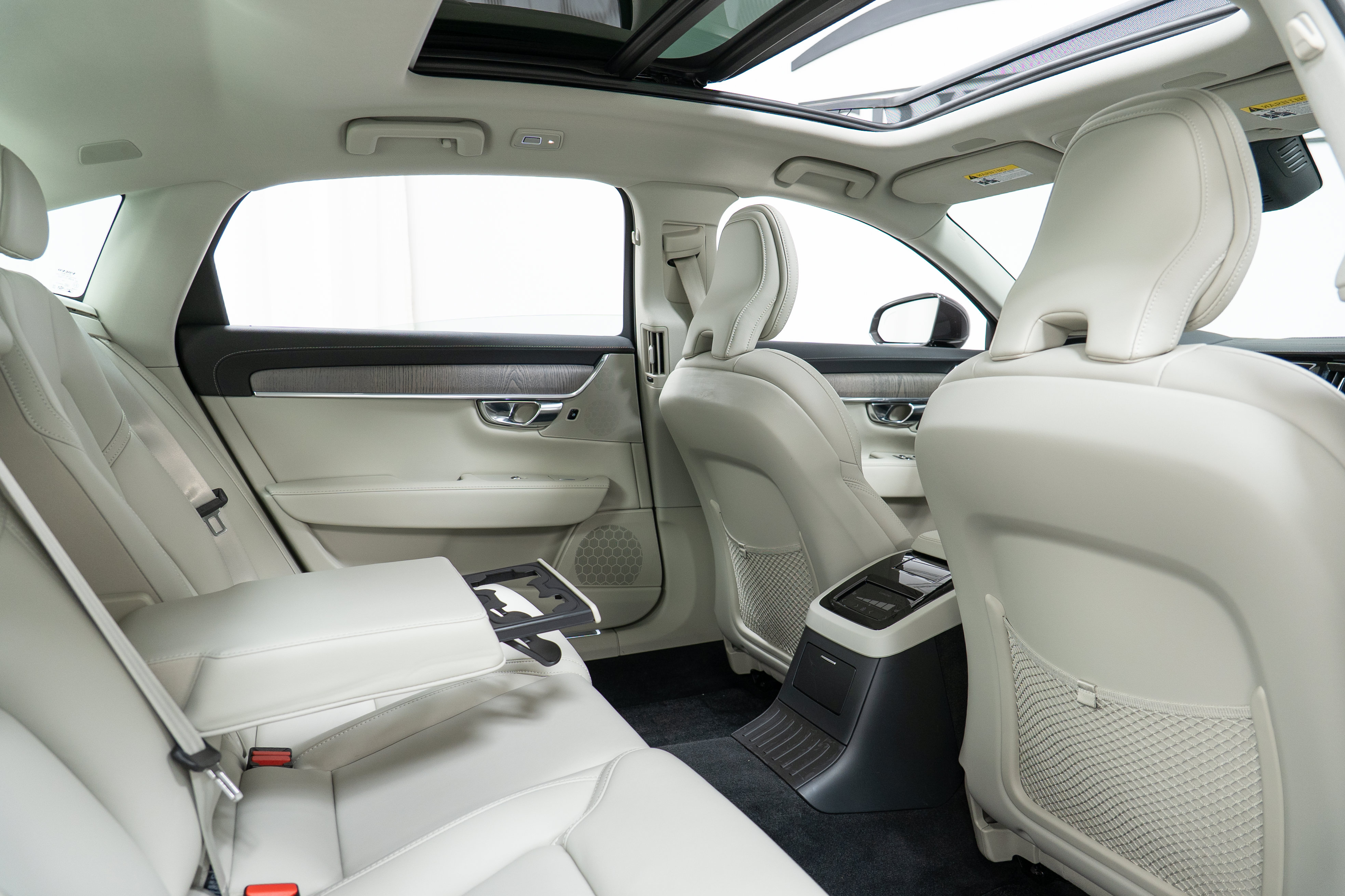 Certified 2025 Volvo S90 T8 Ultra AWD/4WD image 23