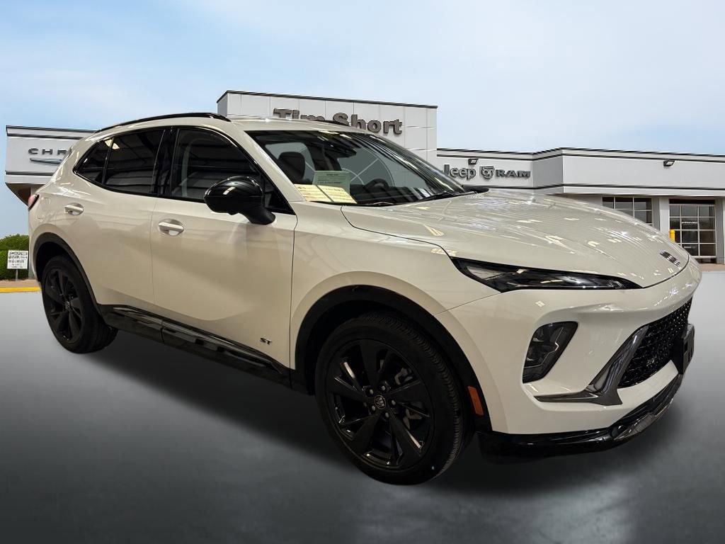 Used 2025 Buick Envision Sport Touring image 7