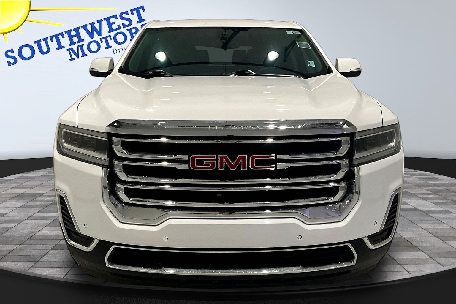 Used 2022 GMC Acadia SLE FWD image 2