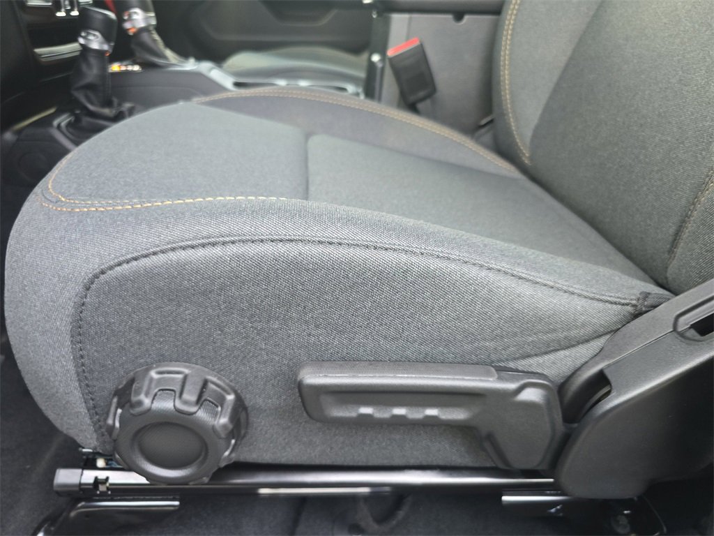 New 2025 Jeep Gladiator Sport image 28