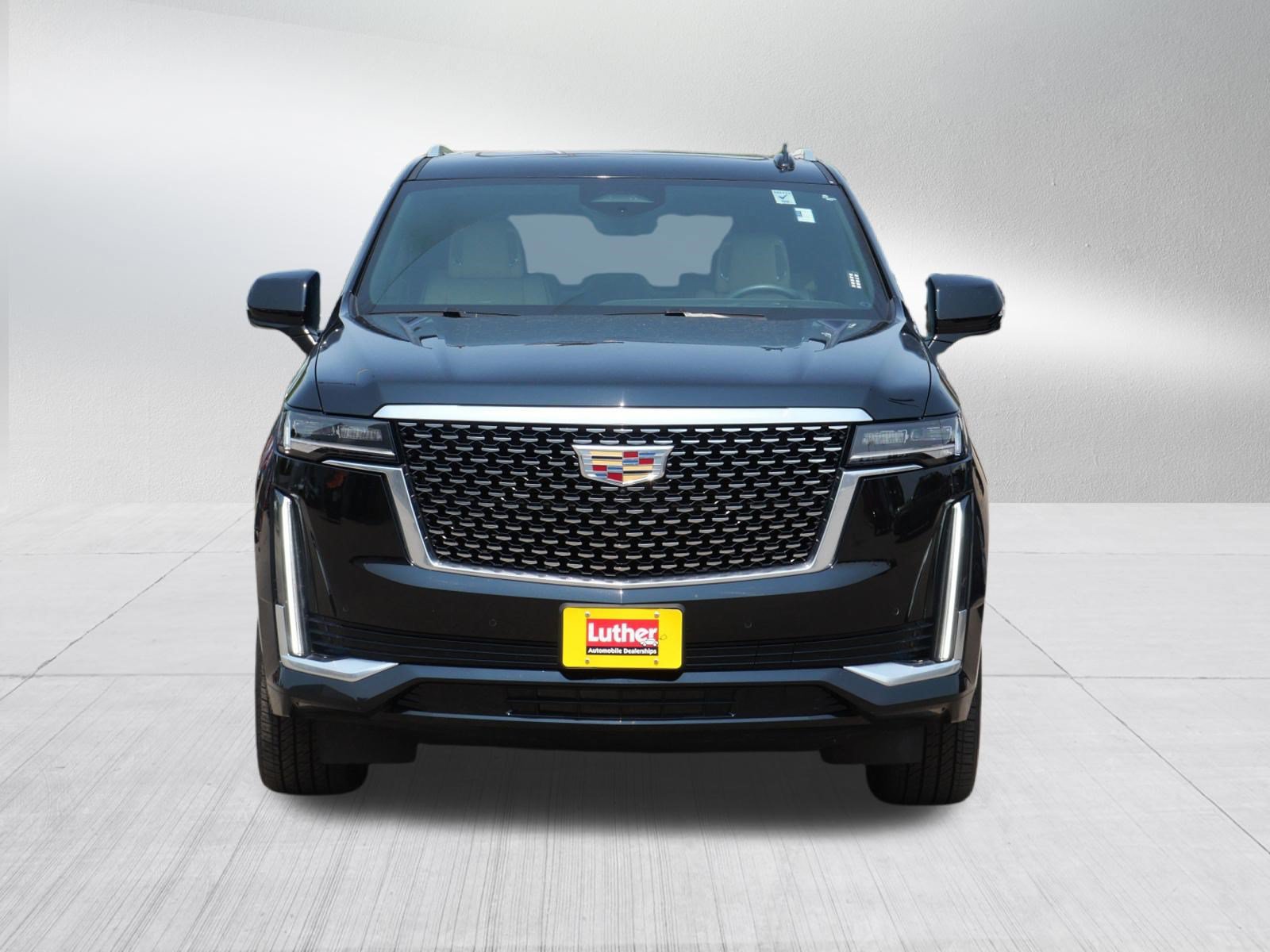 Used 2024 Cadillac Escalade Premium Luxury AWD/4WD image 2