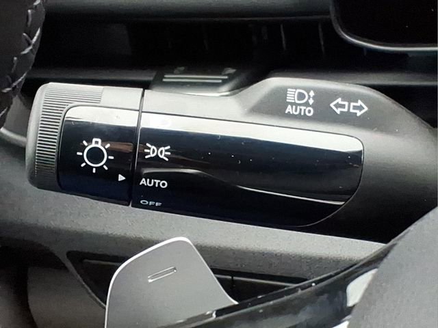 Used 2025 Kia Carnival EX image 26