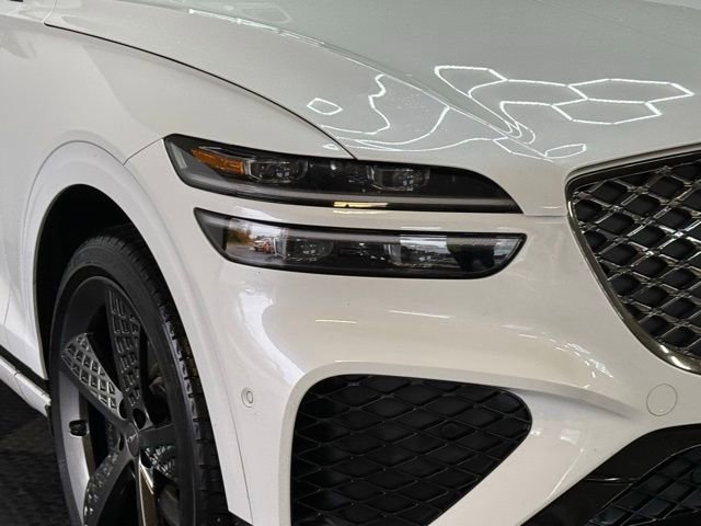 Used 2023 Genesis GV70 2.5T w/ Sport Prestige Package image 2