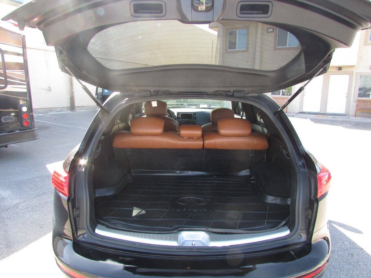 Used 2004 INFINITI FX35 2WD w/ Touring Pkg image 14