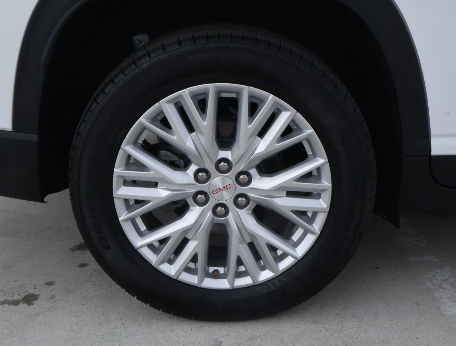 Used 2026 GMC Acadia Elevation w/ Elevation Premium Package FWD image 8