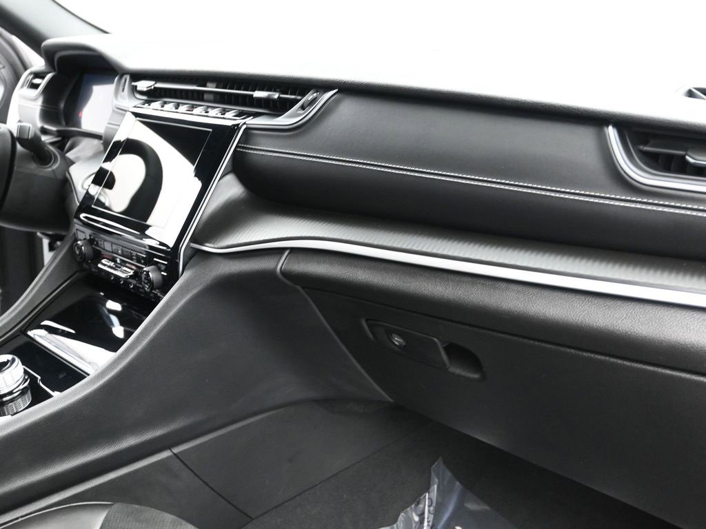 Certified 2024 Jeep Grand Cherokee Altitude image 32