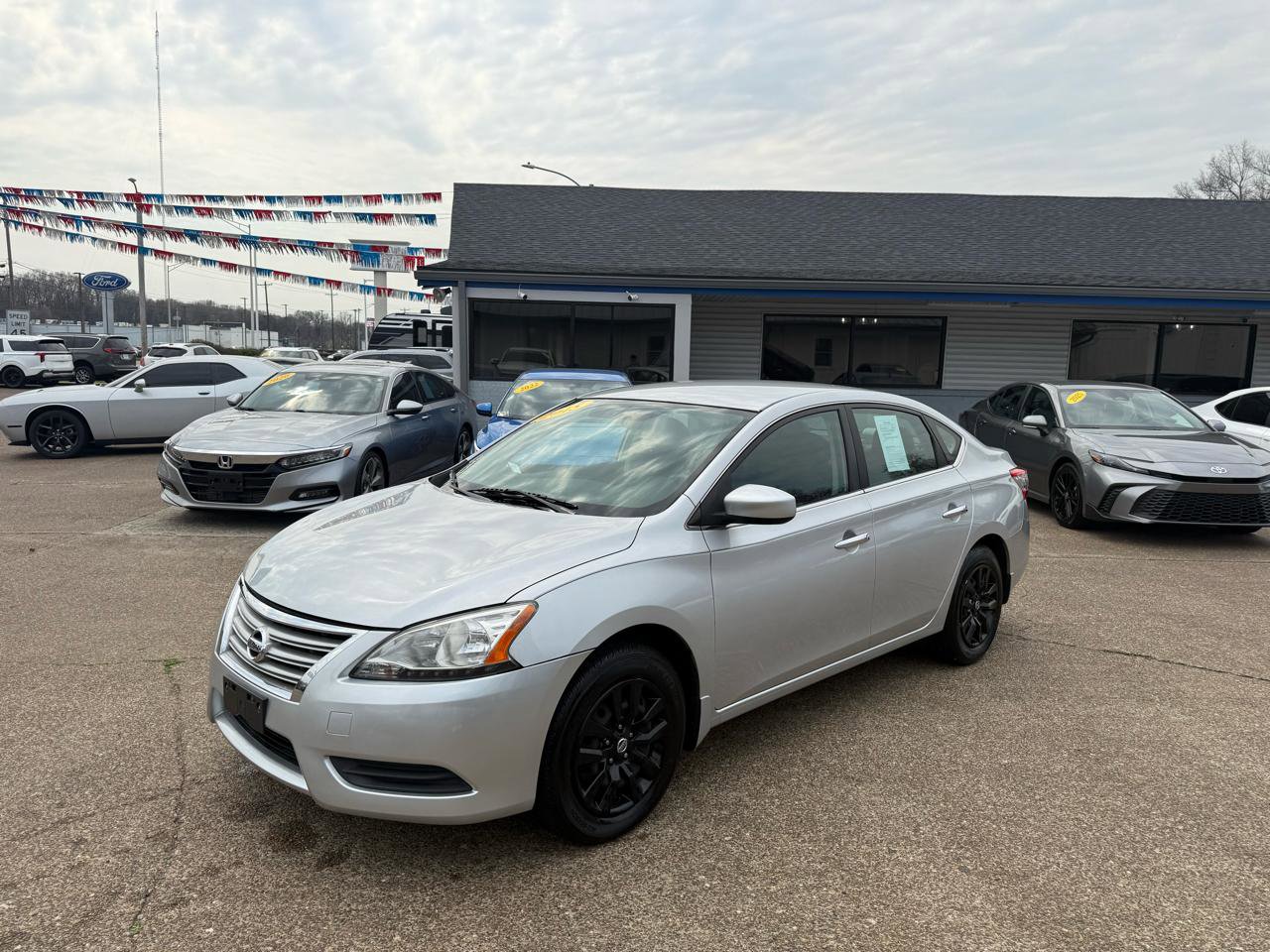 Used 2015 Nissan Sentra SV image 3