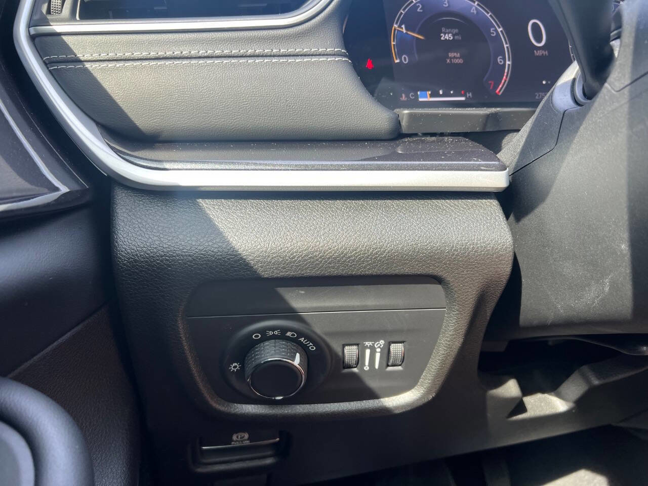 Used 2021 Jeep Grand Cherokee L Laredo w/ Luxury Tech Group I image 17