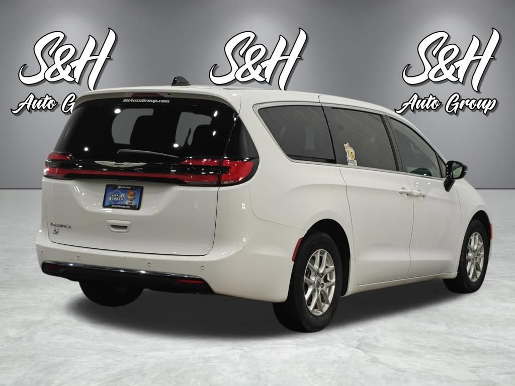 Used 2025 Chrysler Pacifica Select FWD image 19