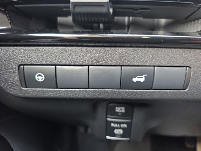 Certified 2025 Nissan Murano SV image 33