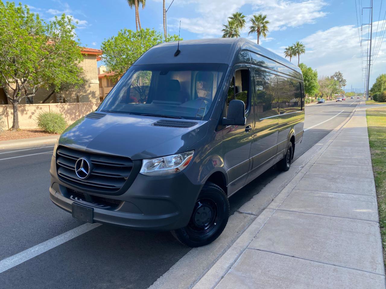 Used 2023 Mercedes-Benz Sprinter 2500 image 2