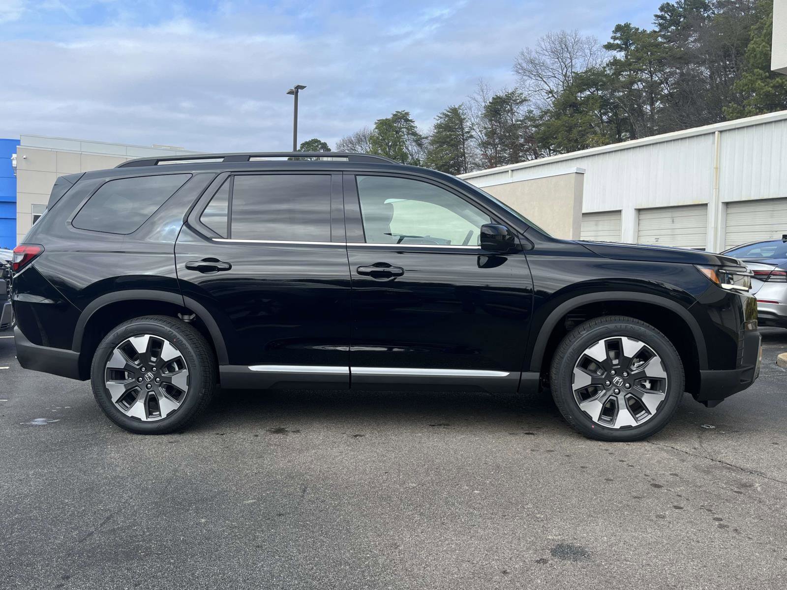 New 2026 Honda Pilot Elite image 2