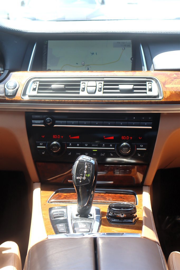 Used 2014 BMW 750Li xDrive AWD/4WD image 13