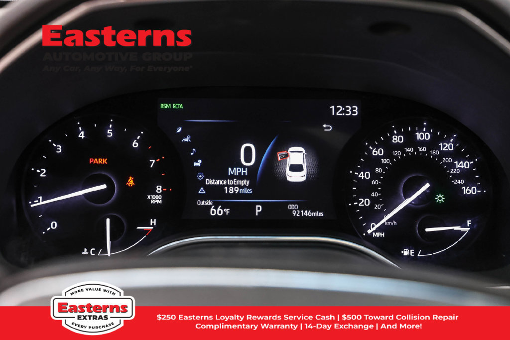 Used 2022 Toyota Avalon XLE w/ Moonroof Package FWD image 19