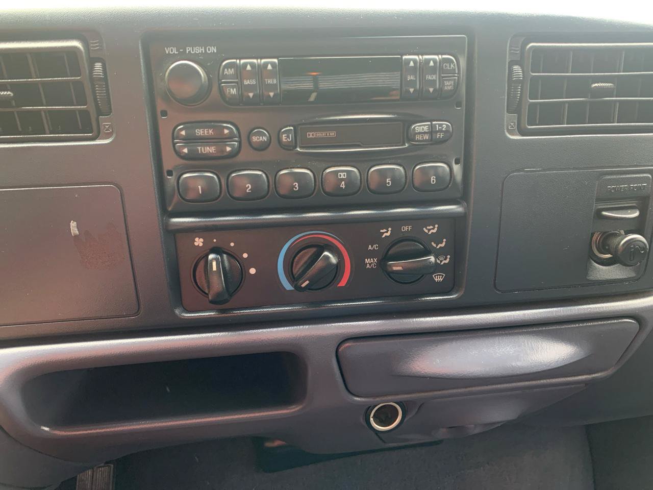 Used 2001 Ford F350 XLT RWD image 25