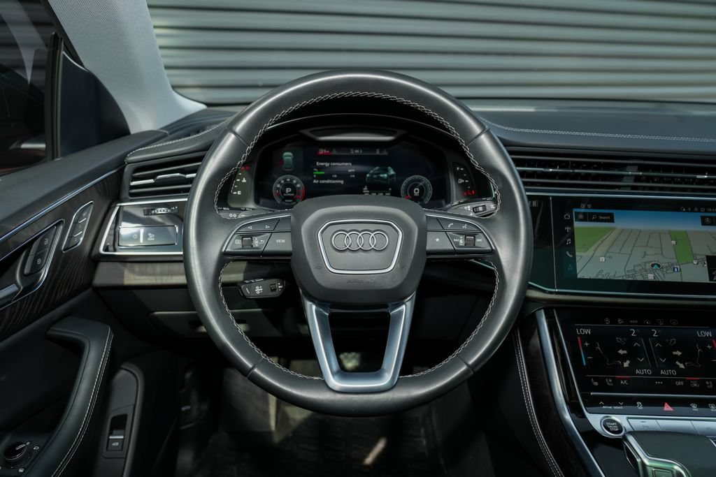 Used 2022 Audi Q8 Prestige w/ Prestige Package AWD/4WD image 28