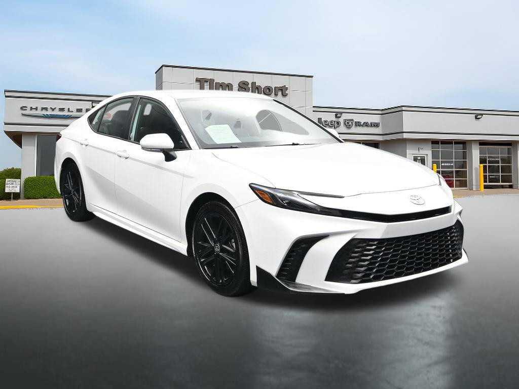Used 2026 Toyota Camry SE FWD image 7